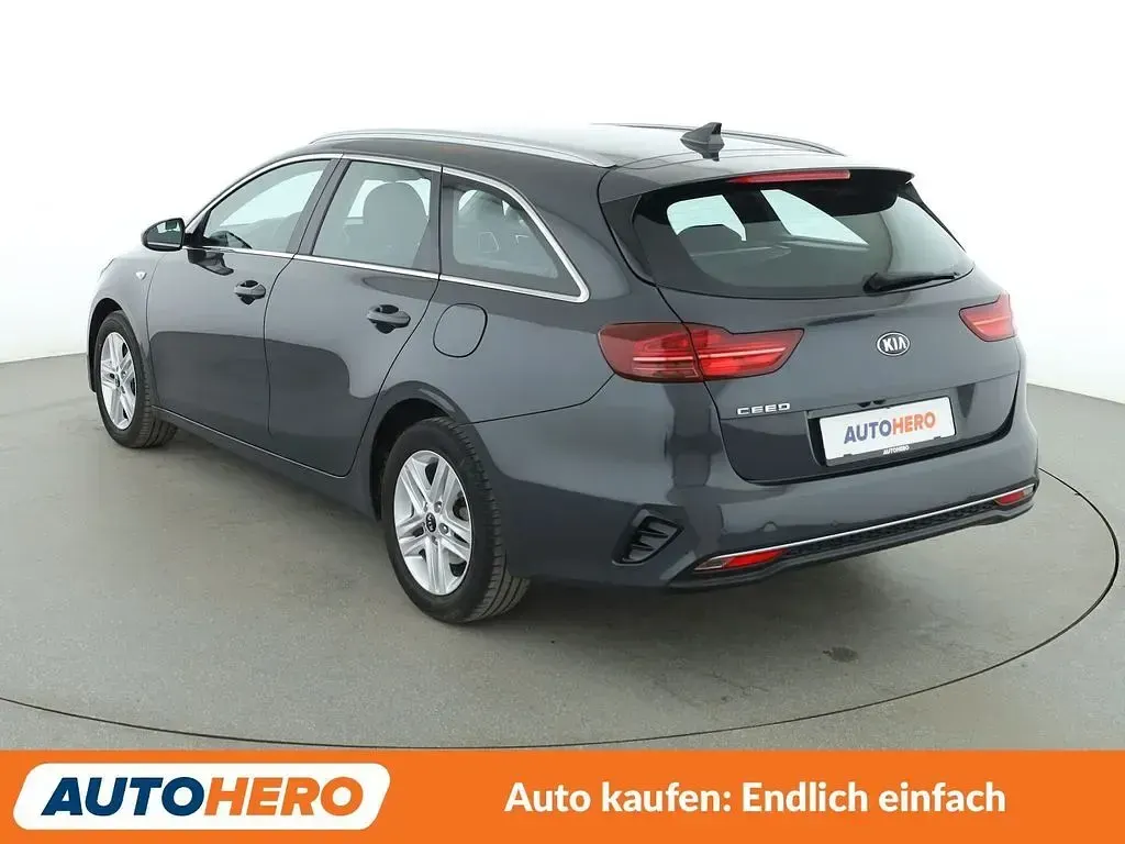 Usado Kia Ceed Vision 160 CV (117 kW) 2021 Gris Utilitario