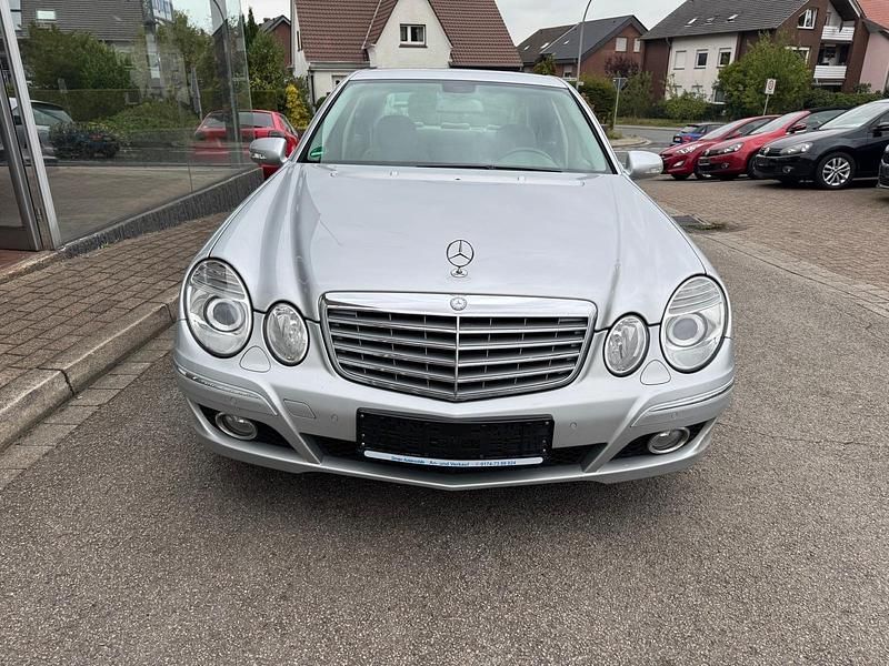Gebraucht Mercedes E200 Elegance 184 PS (135 kW) 2008 Silber Limousine