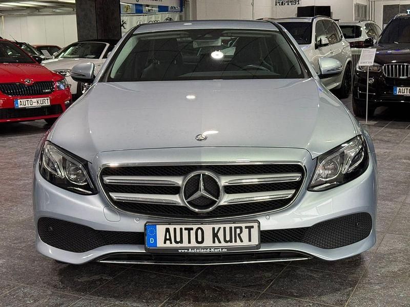 Gebraucht Mercedes E220 Avantgarde 194 PS (142 kW) 2016 Silber Limousine