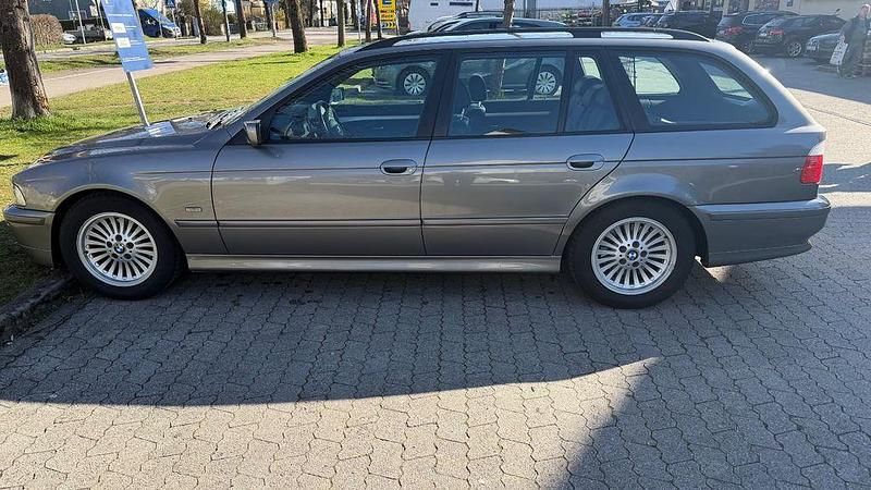 Gebraucht BMW 525 Lifestyle 192 PS (141 kW) 2002 Grau Kombi