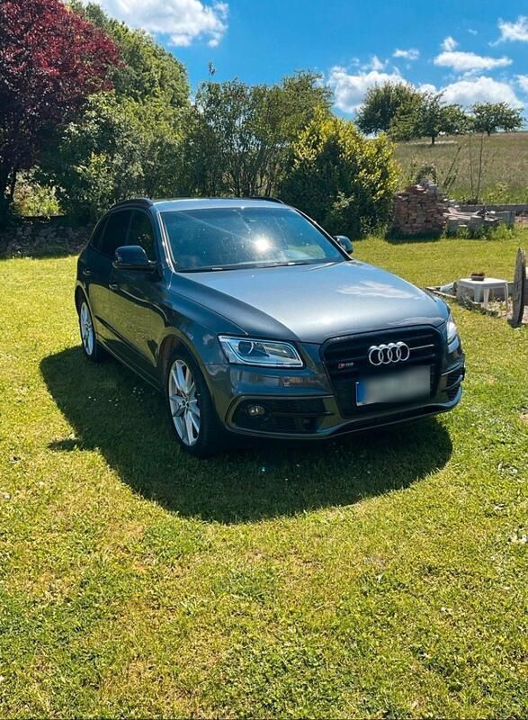 Grau Gebraucht 2017 Audi SQ5 SUV | 28.000 € (Fairer Preis) - Bild 1/4