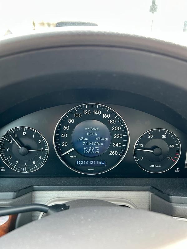 Gebraucht Mercedes 220 Elegance 150 PS (110 kW) 2002 Silber Limousine