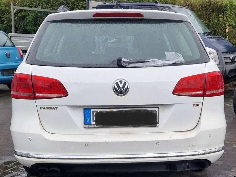 Gebraucht VW Passat Highline 160 PS (117 kW) 2011 Weiss Kombi