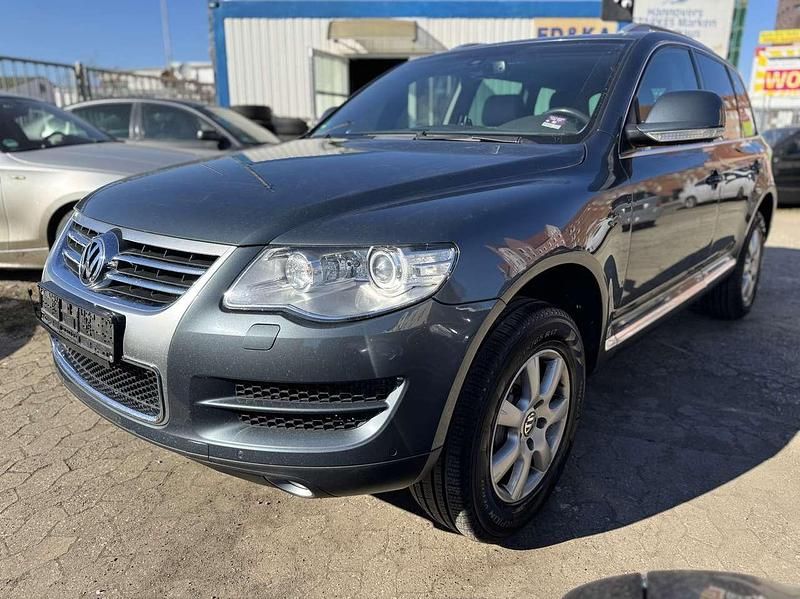 Grau Gebraucht 2008 VW Touareg SUV | 7.990 € (Fairer Preis) - Bild 1/4