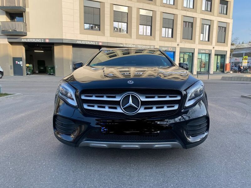 Schwarz Gebraucht 2018 Mercedes GLA180 AMG SUV | 16.900 € (Guter Preis) - Bild 1/4