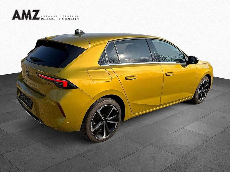 Gebraucht Opel Astra Elegance 181 PS (133 kW) 2022 Kult gelb Limousine