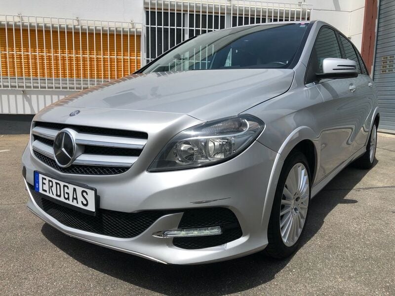 Silber Gebraucht 2015 Mercedes B200 Van / Kleinbus | 9.690 € (Etwas zu teuer) - Bild 1/4