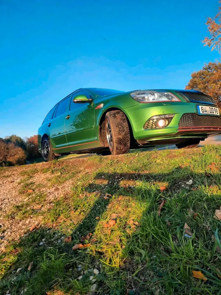 Gebraucht Skoda Octavia 200 PS (147 kW) 2012 Grün Kombi