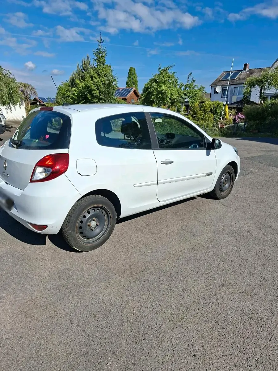 Gebraucht Renault Clio 75 PS (55 kW) 2009 Weiß Kleinwagen