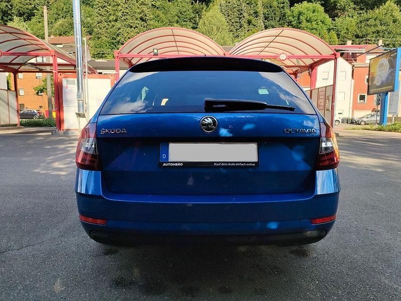 Gebraucht Skoda Octavia Style 150 PS (110 kW) 2018 Blau Kombi