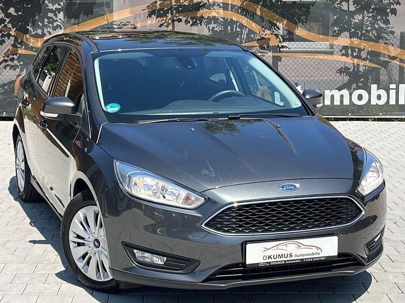 Grau Gebraucht 2016 Ford Focus Business Edition Limousine | 9.999 € (Superpreis) - Bild 1/4