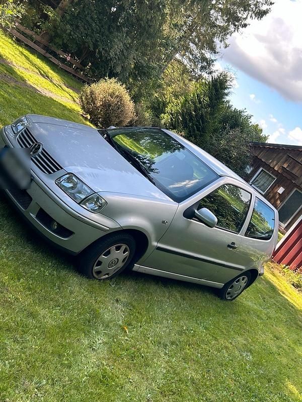 Grau Gebraucht 2001 VW Polo Limousine | 700 € (Guter Preis) - Bild 1/4