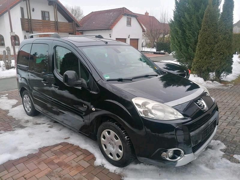 Gebraucht Peugeot Partner 111 PS (81 kW) 2011 Schwarz Van / Kleinbus