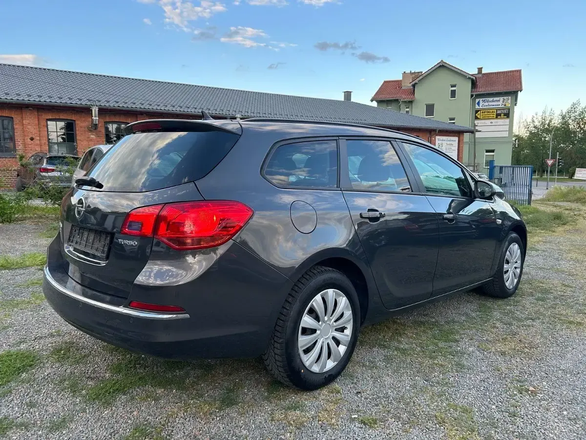 Gebraucht Opel Astra Sport 140 PS (102 kW) 2016 Grau Kombi