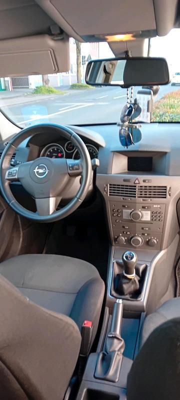 Second-hand Opel Astra 90 CP (66 kW) 2009 Gri Berlinǎ