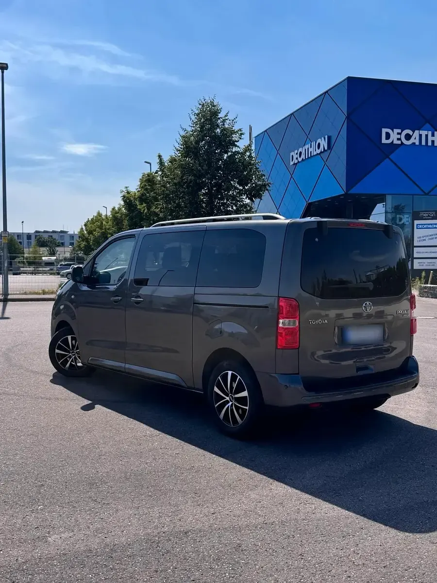 Gebraucht Toyota Proace Verso 144 PS (105 kW) 2021 Grau Kombi