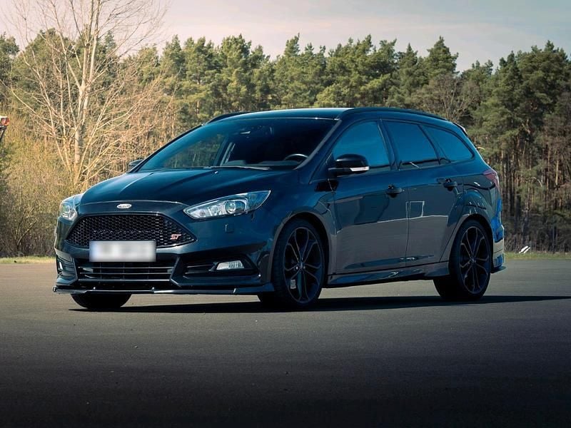 Usata Ford Focus ST 250 CV (183 kW) 2017 Nero Station wagon