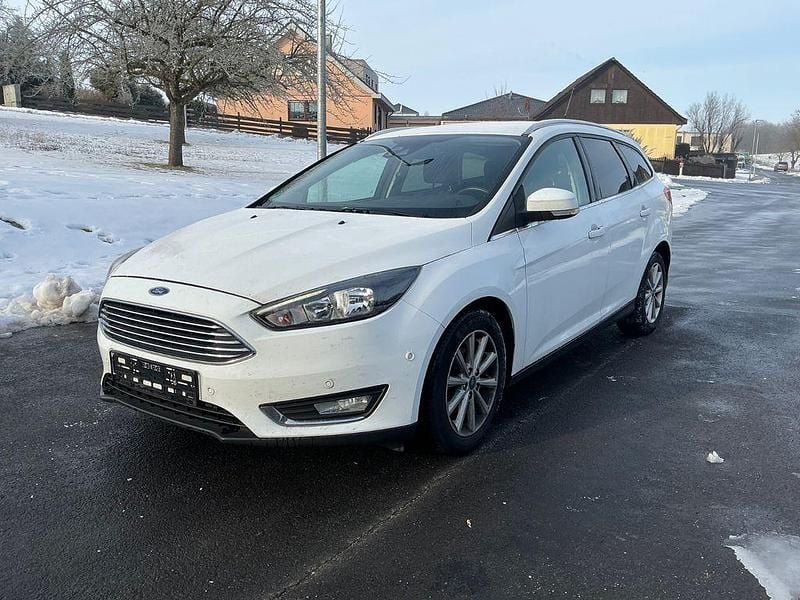 Gebraucht Ford Focus Titanium 120 PS (88 kW) 2016 Weiß Kombi