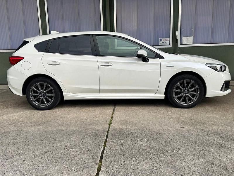 Weiß Gebraucht 2020 Subaru Impreza Platinum Limousine | 22.890 € (Fairer Preis) - Bild 1/4