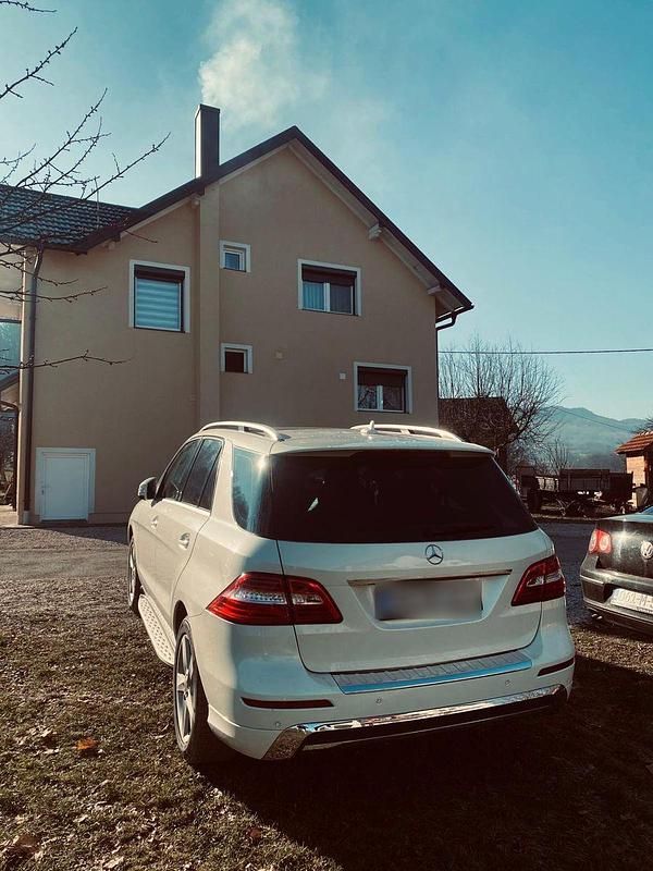 Gebraucht Mercedes ML350 258 PS (189 kW) 2014 Weiß SUV