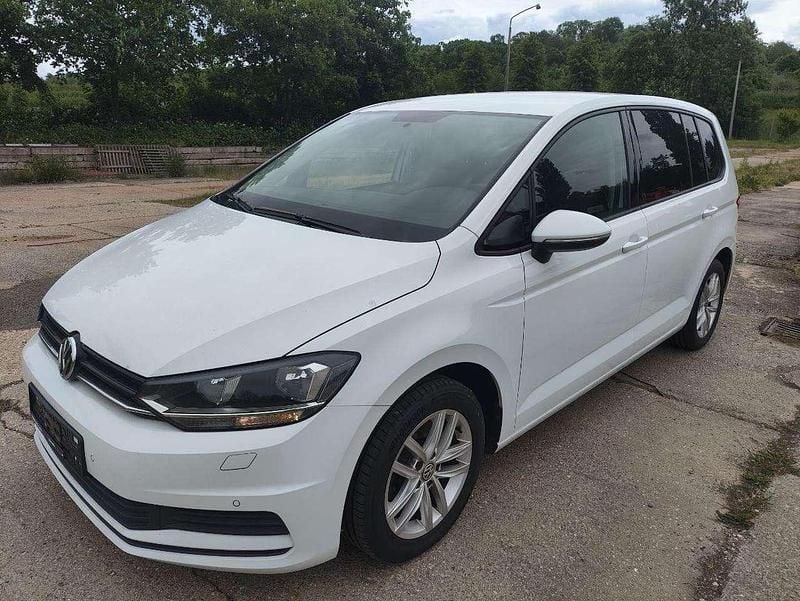 Gebraucht 2016 VW Touran Trendline Van / Kleinbus | 9.200 € (Teuer) - Bild 1/4