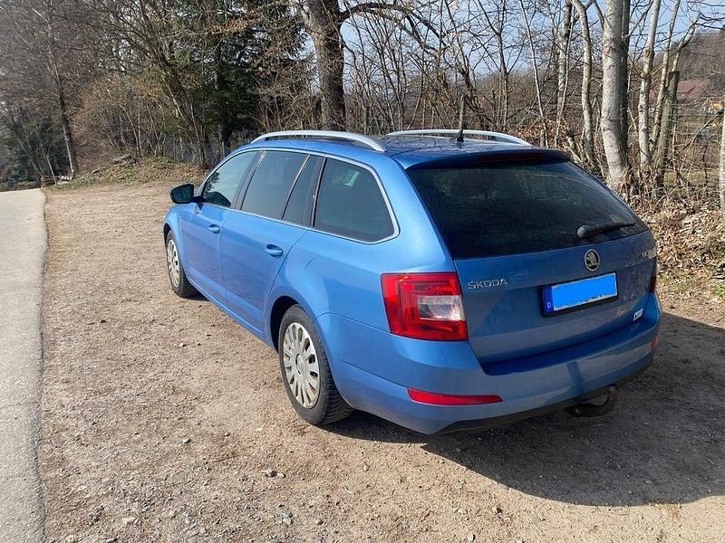 Gebraucht Skoda Octavia Joy 150 PS (110 kW) 2016 Blau Kleinwagen