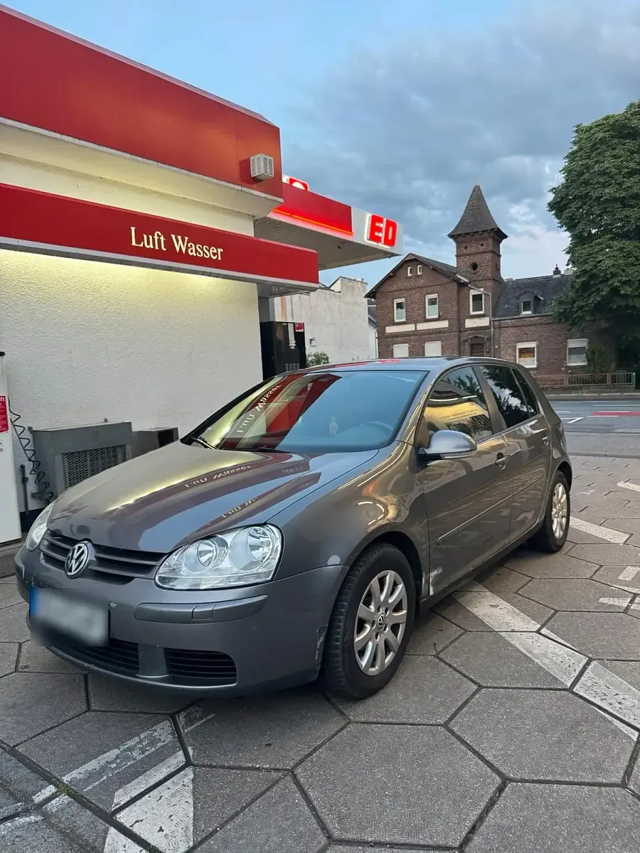 Gebraucht VW Golf V 105 PS (77 kW) 2005 Grau Kleinwagen