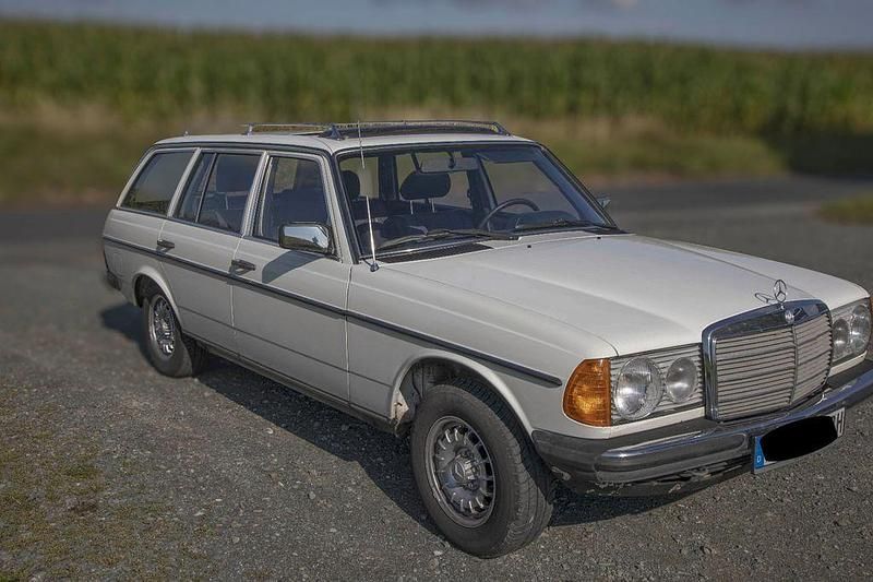 Gebraucht Mercedes 300 88 PS (64 kW) 1982 Weiß Kombi