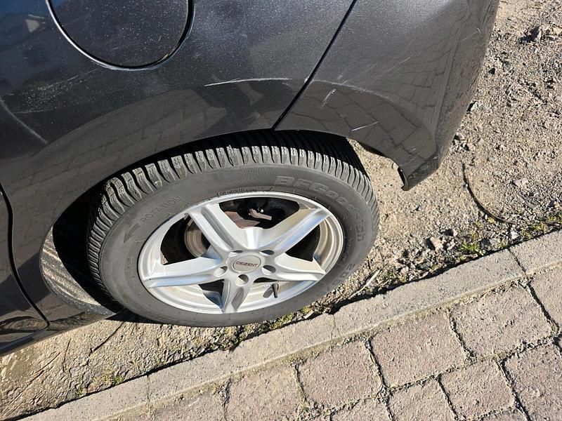 Gebraucht Toyota Auris 120 PS (88 kW) 2007 Grau Kleinwagen