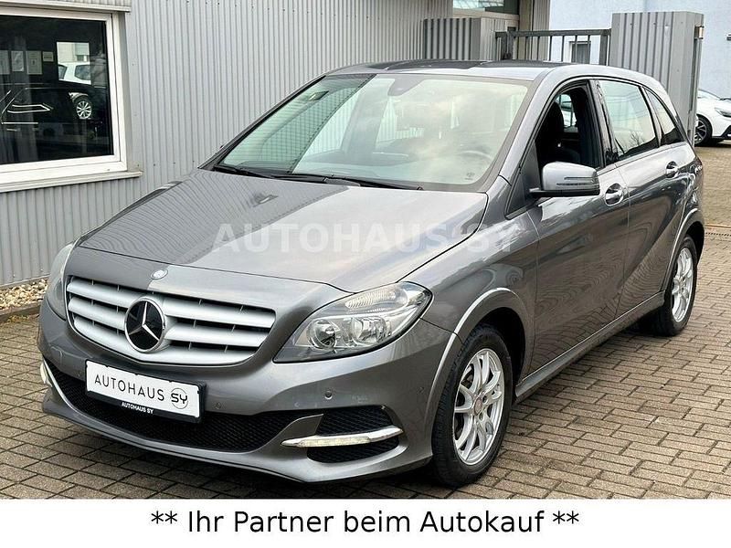 Gebraucht Mercedes B200 156 PS (114 kW) 2015 Grau Van / Kleinbus