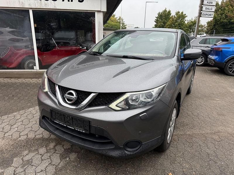 Grau Gebraucht 2015 Nissan Qashqai Visia SUV | 8.500 € (Superpreis) - Bild 1/4