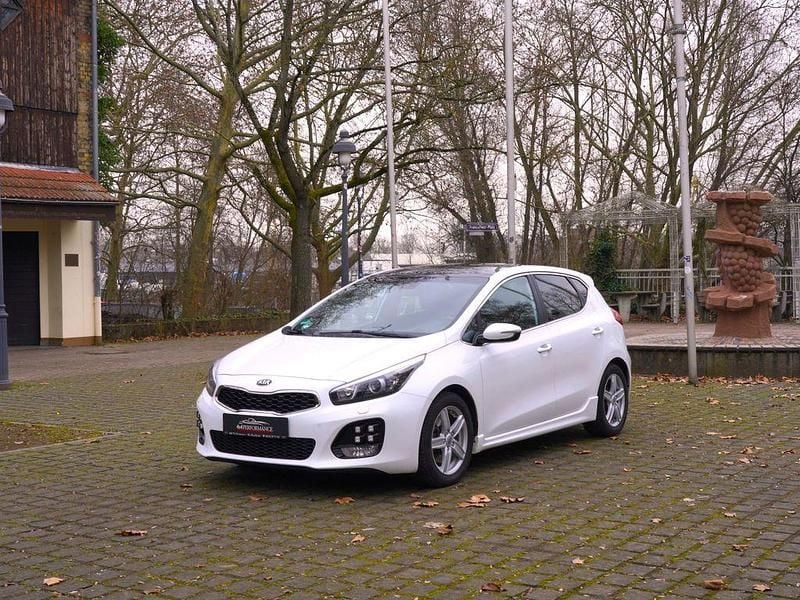 Gebraucht Kia Ceed GT-Line 136 PS (100 kW) 2015 Weiß Kleinwagen