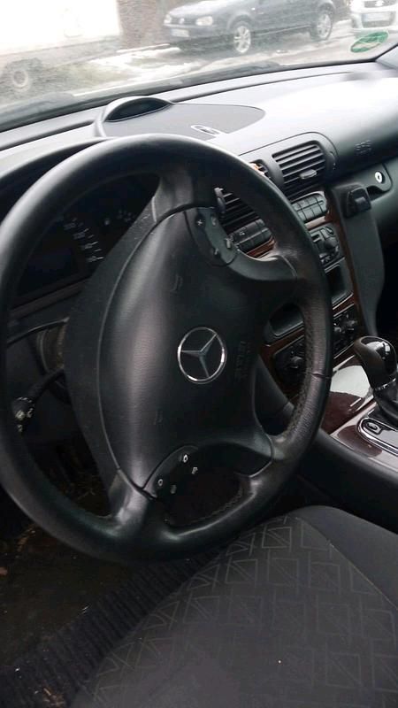 Gebraucht Mercedes C220 150 PS (110 kW) 2004 Andere farben Limousine