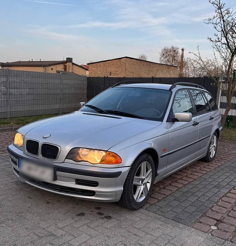 Gebraucht BMW 318 2001 Grau Kombi