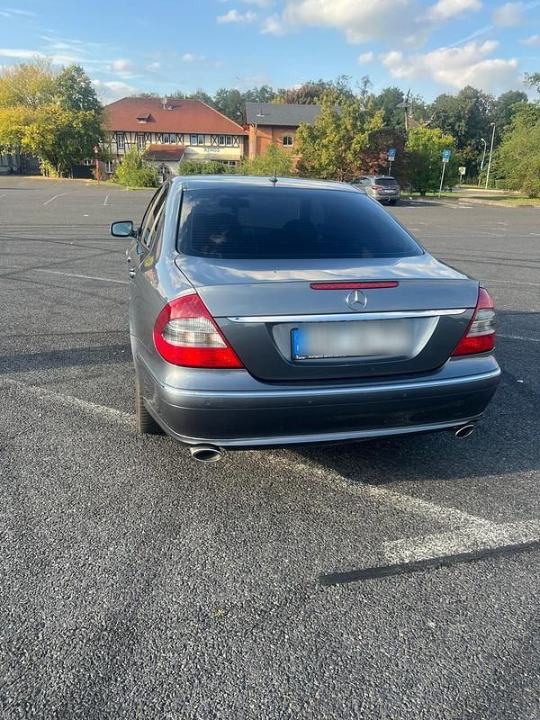 Gebraucht Mercedes E280 200 PS (147 kW) 2009 Silber Limousine