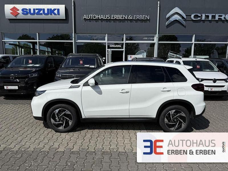 Weiß Neu 2025 Suzuki Vitara Comfort+ SUV | 28.990 € (Fairer Preis) - Bild 1/4
