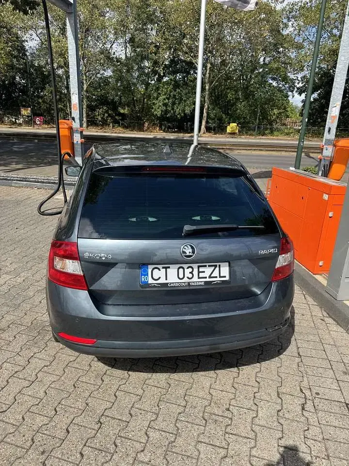 Gebraucht Skoda Rapid Elegance 105 PS (77 kW) 2015 Kleinwagen