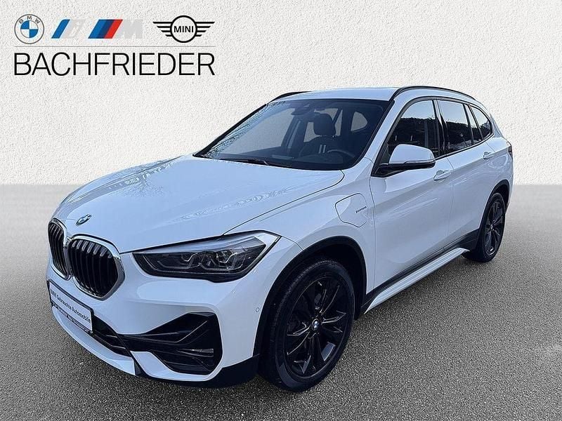 Weiß Gebraucht 2021 BMW X1 Sport Line SUV | 20.900 € (Guter Preis) - Bild 1/4