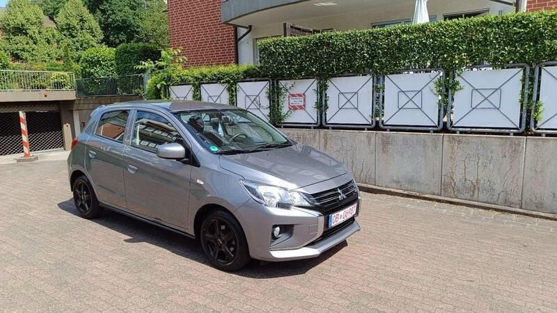 Grau Gebraucht 2021 Mitsubishi Space Star Spirit Kleinwagen | 6.590 € (Guter Preis) - Bild 1/4