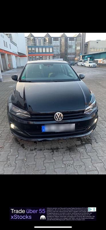 Gebraucht VW Polo 60 PS (44 kW) 2018 Schwarz Kleinwagen