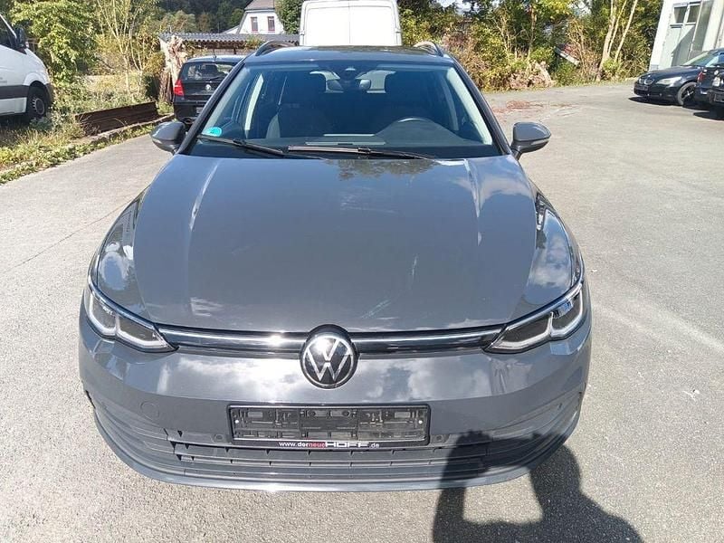 Grau Gebraucht 2022 VW Golf VIII Life Kombi | 16.899 € (Fairer Preis) - Bild 1/4