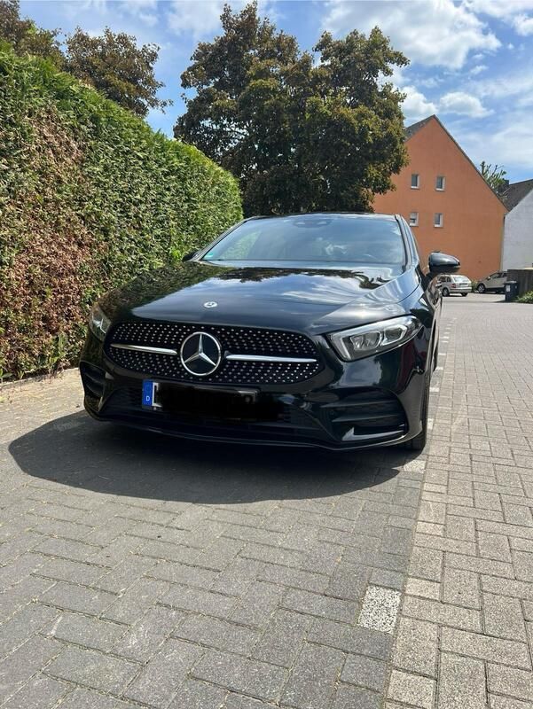 Schwarz Gebraucht 2020 Mercedes A250 Limousine | 25.900 € (Fairer Preis) - Bild 1/4