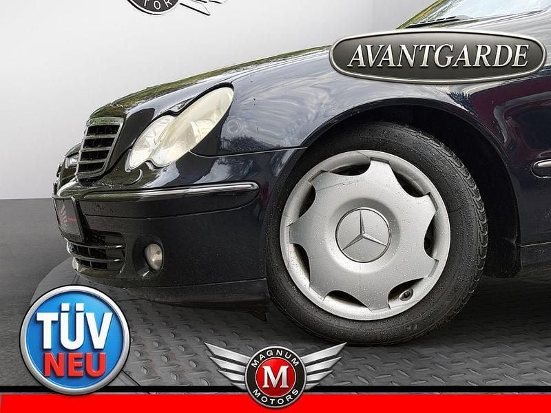 Schwarz Gebraucht 2004 Mercedes C230 Limousine | 1.990 € (Superpreis) - Bild 1/4