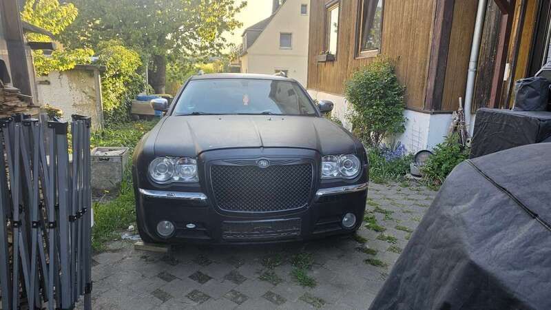Grau Gebraucht 2005 Chrysler 300C Kombi | 2.500 € - Bild 1/4