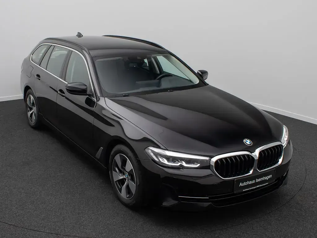 Second-hand BMW 520 Sport Line 190 CP (139 kW) 2022 Negru Berlinǎ