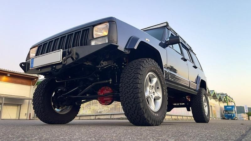 Blau Gebraucht 1997 Jeep Cherokee SUV | 10.500 € (Fairer Preis) - Bild 1/4