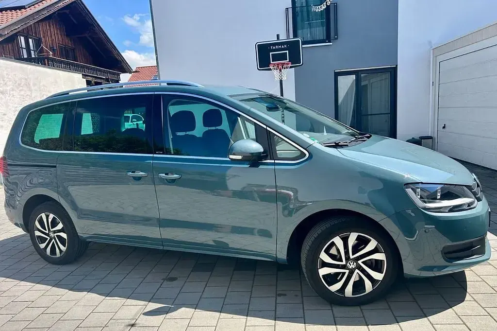 Gebraucht VW Sharan Active 150 PS (110 kW) 2022 Blau Van / Kleinbus