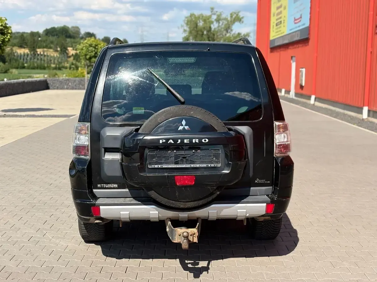 Gebraucht Mitsubishi Pajero 200 PS (147 kW) 2014 Schwarz SUV