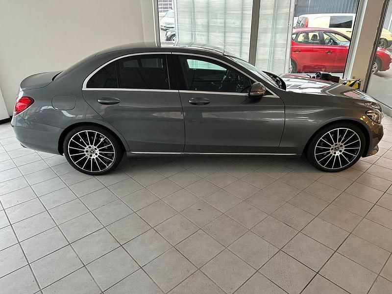 Gebraucht Mercedes C220 194 PS (142 kW) 2019 Grau Limousine