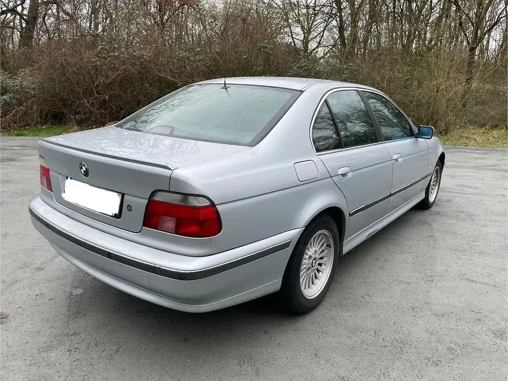 Gebraucht BMW 528 193 PS (141 kW) 1998 Silber Limousine